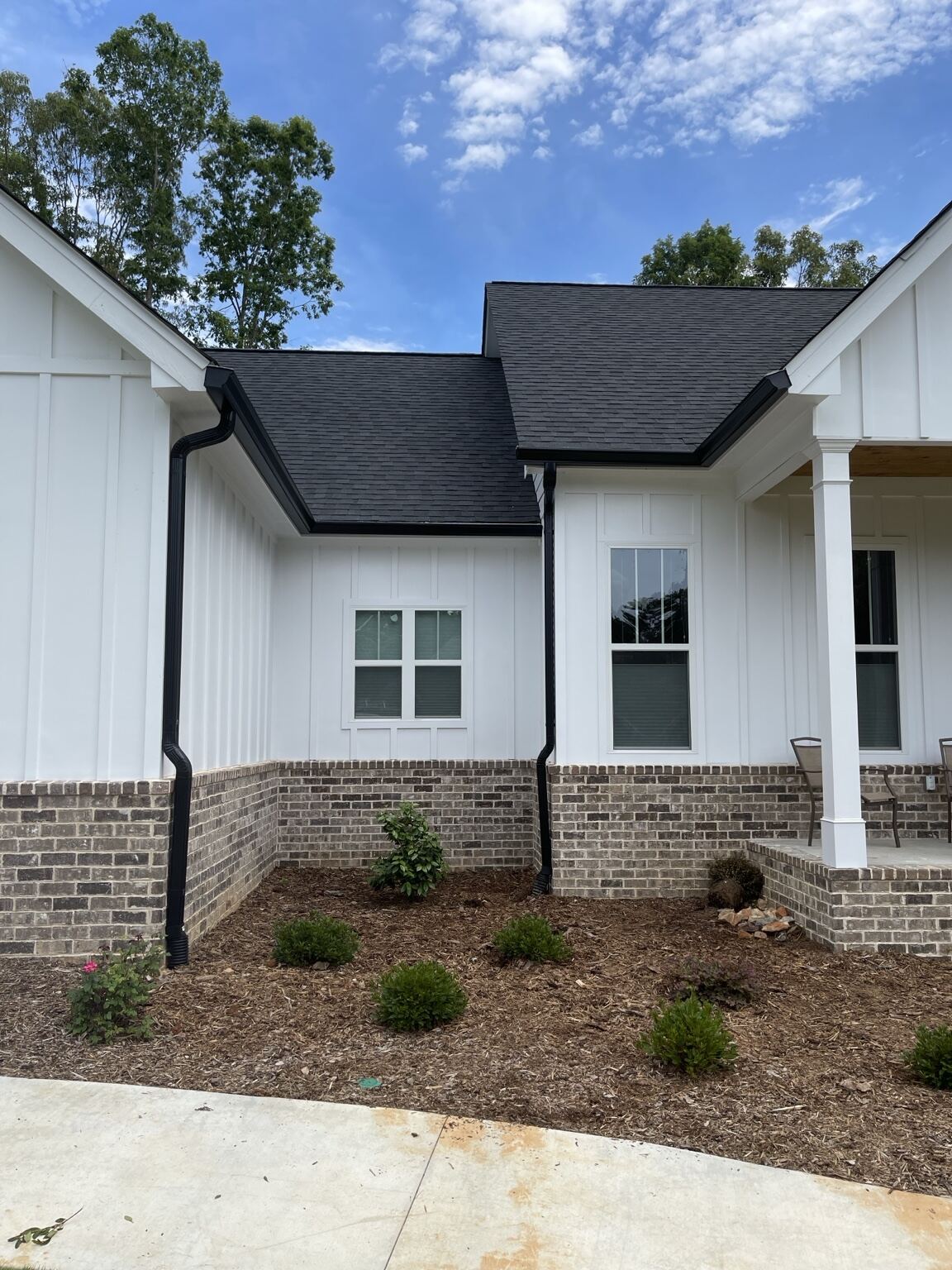Seamless Gutters & Downspouts